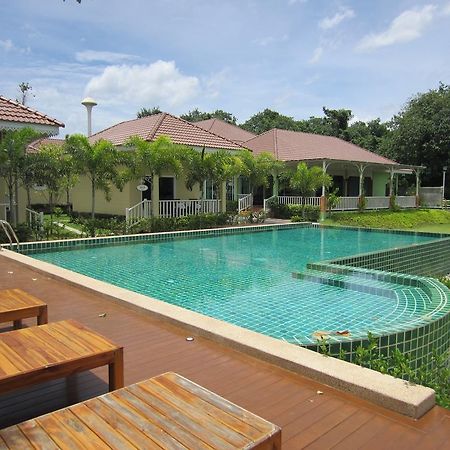 Ruen Maihom Riverside Cottage Kanchanaburi Bagian luar foto