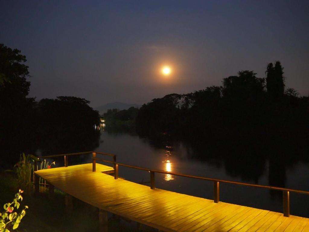 Ruen Maihom Riverside Cottage Kanchanaburi Bagian luar foto