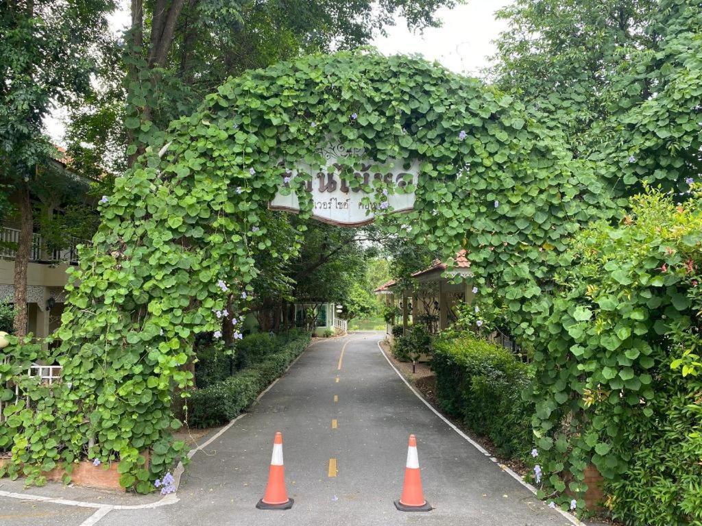 Ruen Maihom Riverside Cottage Kanchanaburi Bagian luar foto