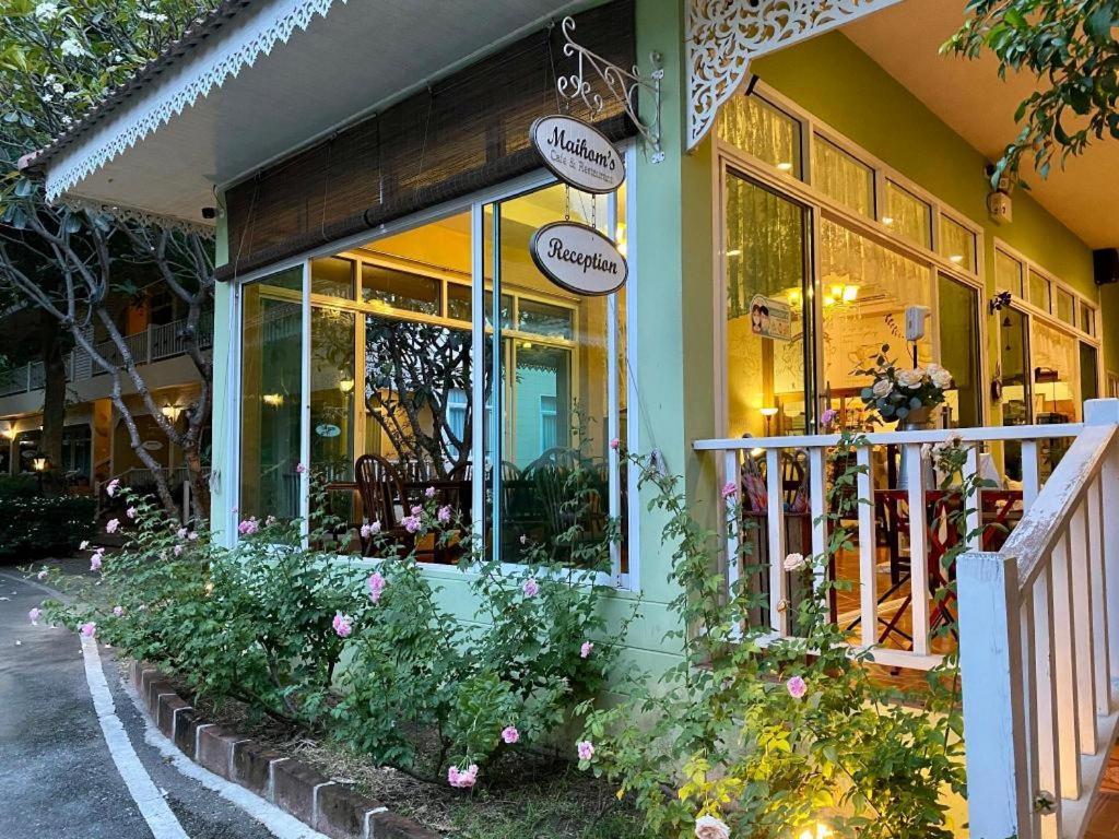 Ruen Maihom Riverside Cottage Kanchanaburi Bagian luar foto
