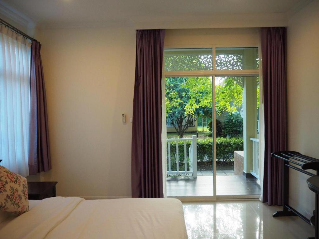 Ruen Maihom Riverside Cottage Kanchanaburi Bagian luar foto