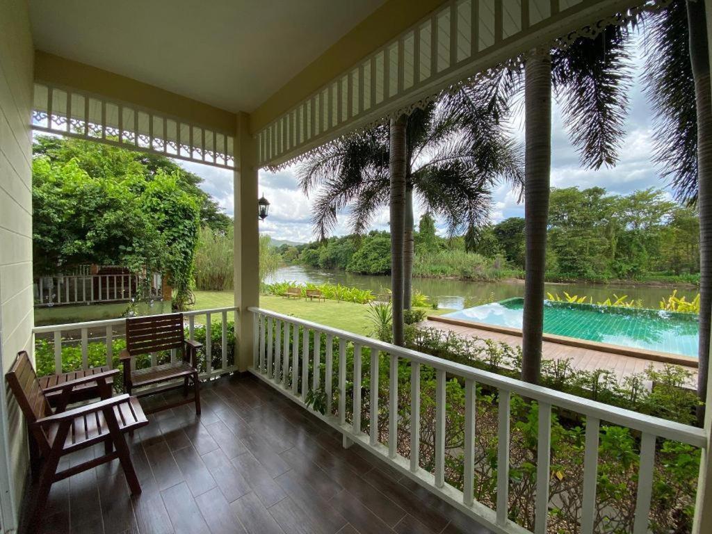 Ruen Maihom Riverside Cottage Kanchanaburi Bagian luar foto