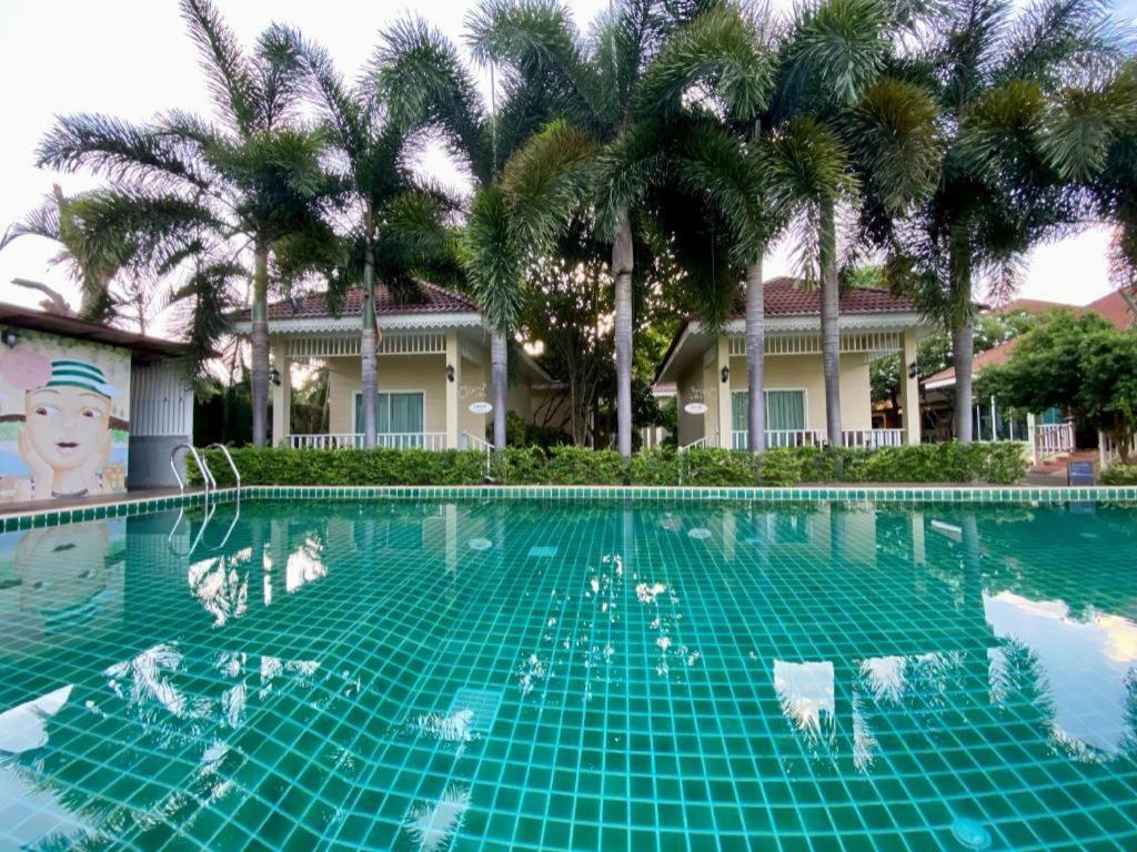 Ruen Maihom Riverside Cottage Kanchanaburi Bagian luar foto