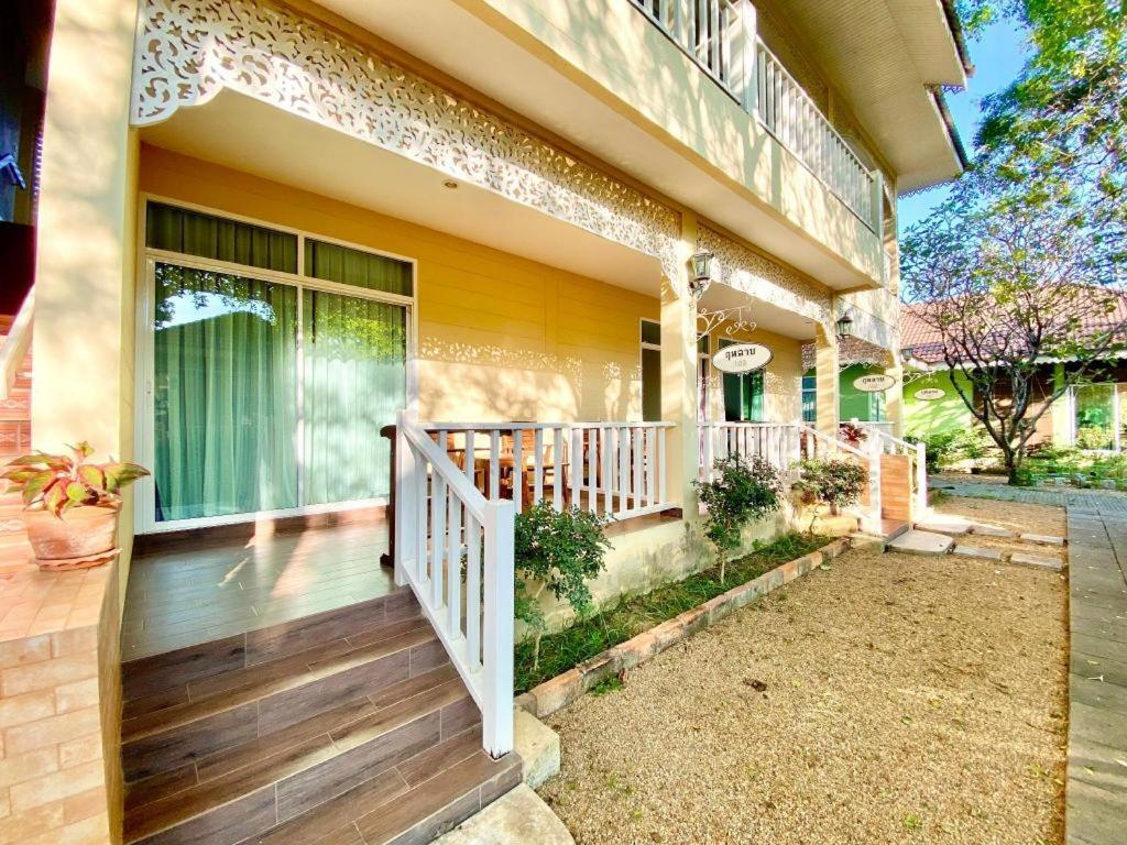 Ruen Maihom Riverside Cottage Kanchanaburi Bagian luar foto