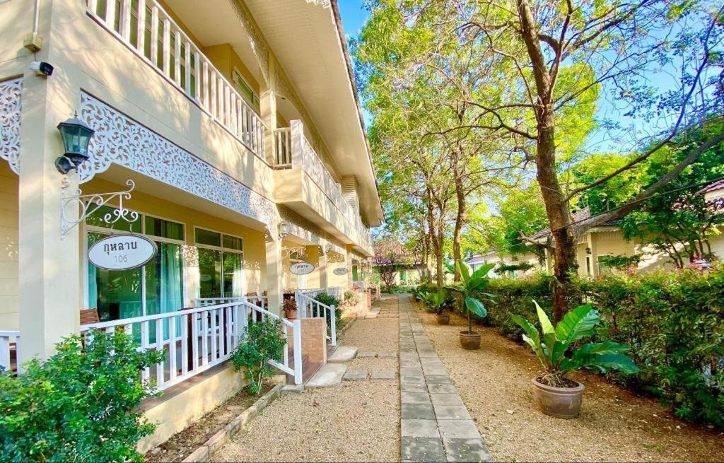 Ruen Maihom Riverside Cottage Kanchanaburi Bagian luar foto