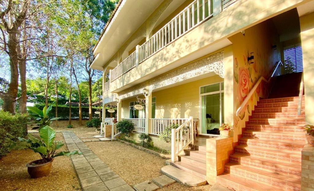 Ruen Maihom Riverside Cottage Kanchanaburi Bagian luar foto